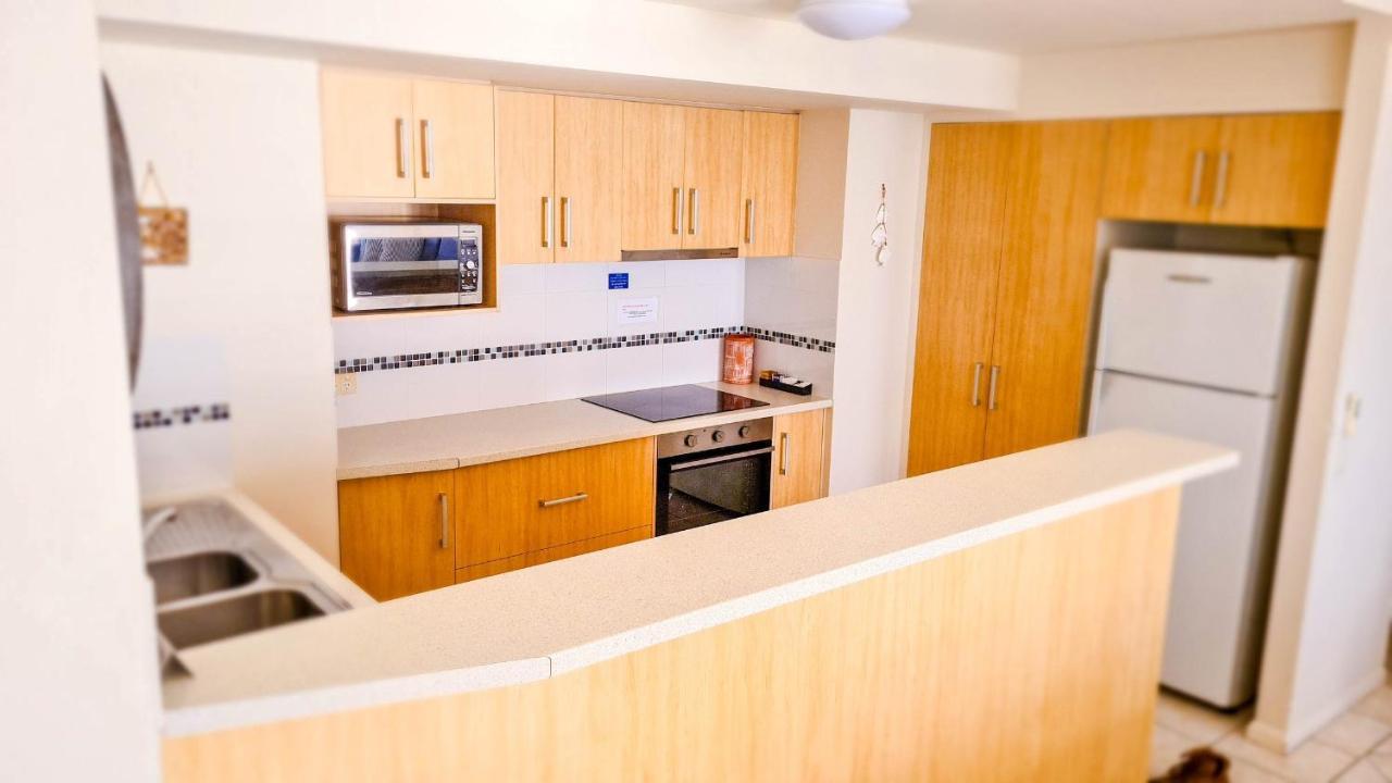Pelican Sands Beach Resort Gold Coast Exterior foto