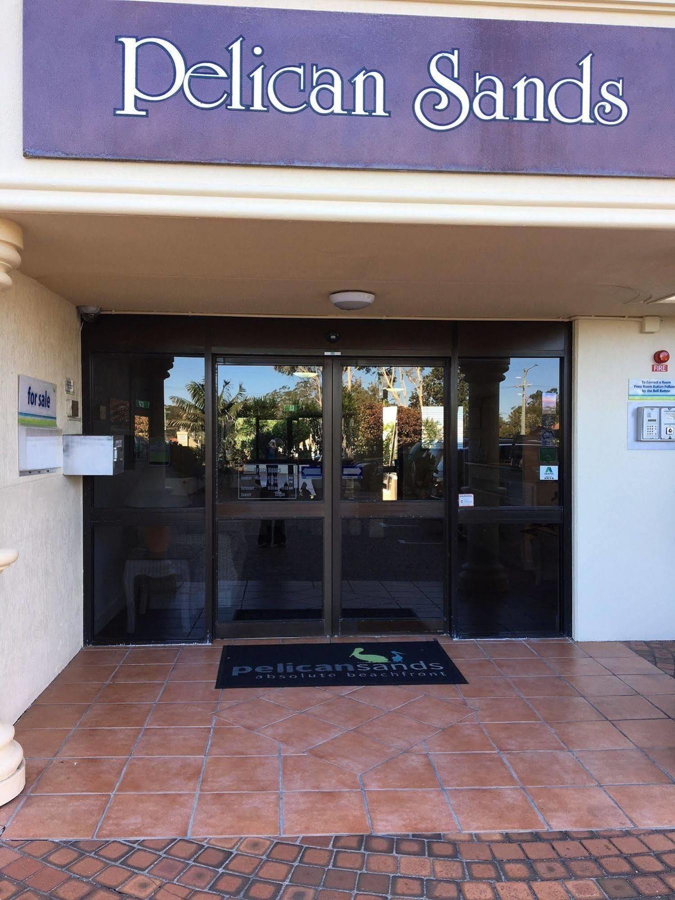 Pelican Sands Beach Resort Gold Coast Exterior foto