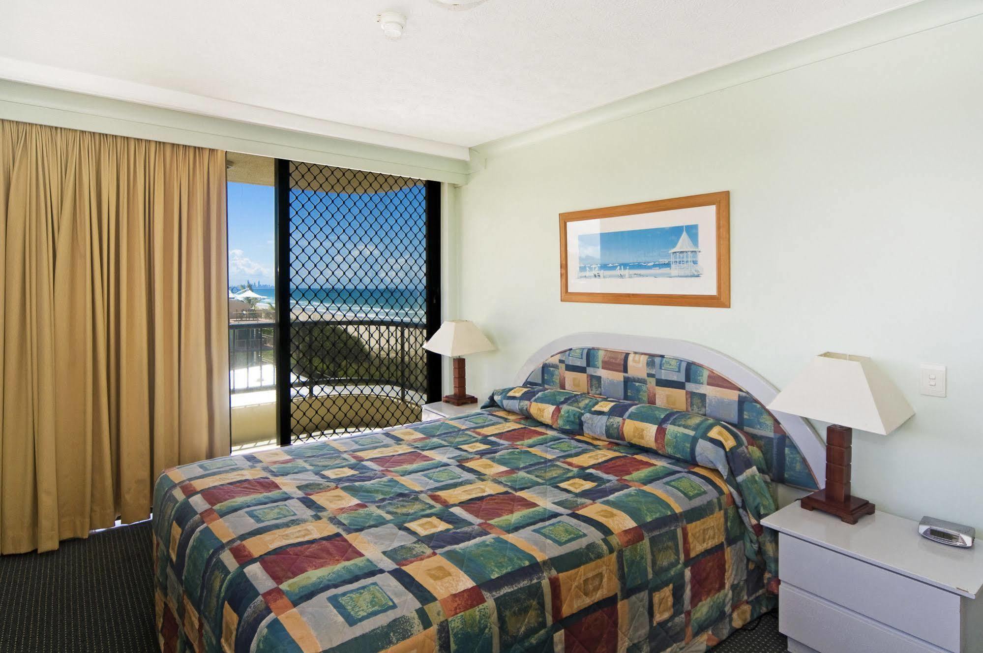 Pelican Sands Beach Resort Gold Coast Exterior foto